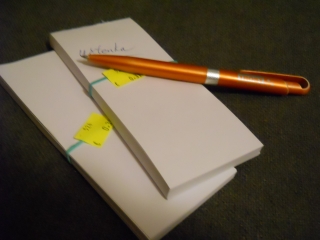 Poznámkový blok biely učtenka lepená, rozmer 6,5 x 15 cm /100 list 0,32 €